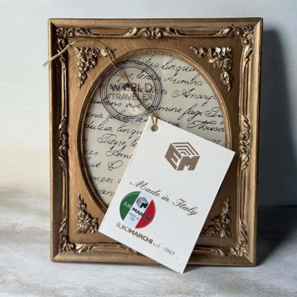 Baroque-style photo frame by Euromarchi, Italy gold ornate oval opening NEW…wood